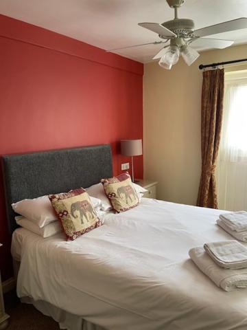 The Red Lion, Stretham Hotel Eksteriør billede
