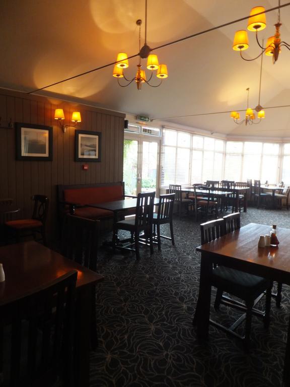 The Red Lion, Stretham Hotel Eksteriør billede