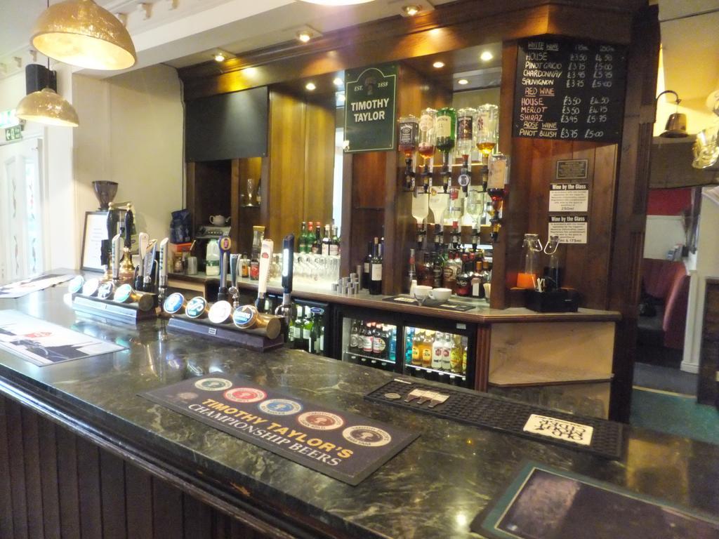 The Red Lion, Stretham Hotel Eksteriør billede